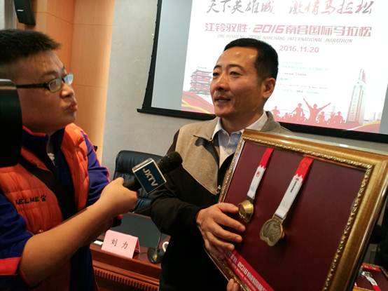 2016南昌国际马拉松赛将得到众多特色服务马蹄金造型奖牌成亮点