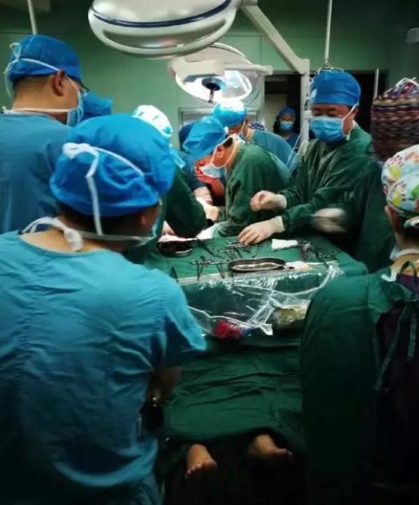 女医生被男子刺9刀心脏破裂 院方：非医疗纠纷