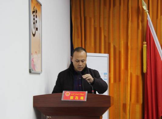 阿克陶县委常委、组织部长李晓波一行对 加马铁热克乡进行年终考核