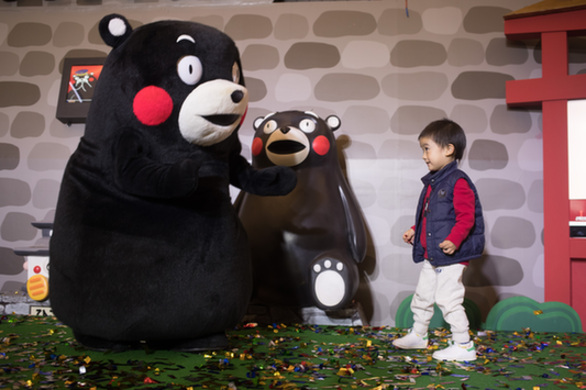 日本“第一网红”熊本熊亮相上海 萌翻观众