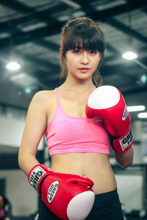 越南美女拳手:19岁身家过亿