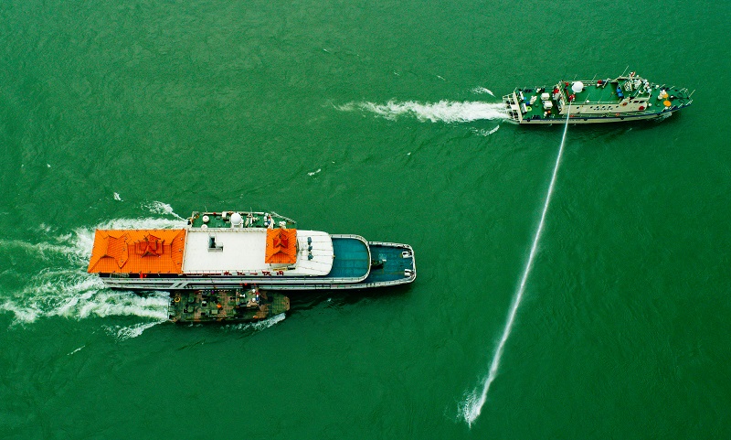 中老缅泰湄公河联合巡逻执法五周年 船艇阅兵式暨实操演练在云南景洪举行