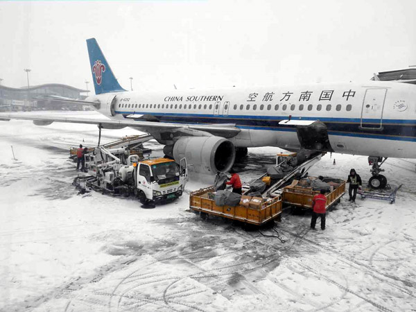 乌鲁木齐持续降雪，南航新疆积极保障航班运行