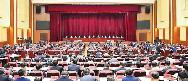全省经济工作会议在长春召开 巴音朝鲁刘国中作重要讲话