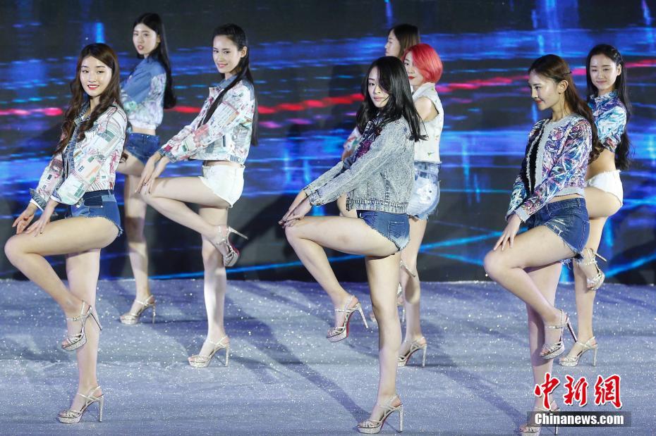 美少女中国模特大赛总决赛 青春性感集一身