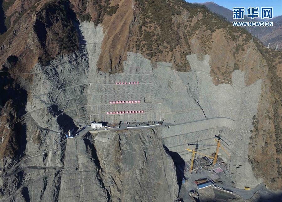 奋战海拔3000米——四川两河口水电站施工现场见闻