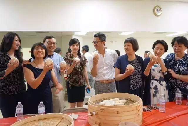 惊呆！中国包子铺开到哈佛门口 老美排长队等 几周销售破2亿！