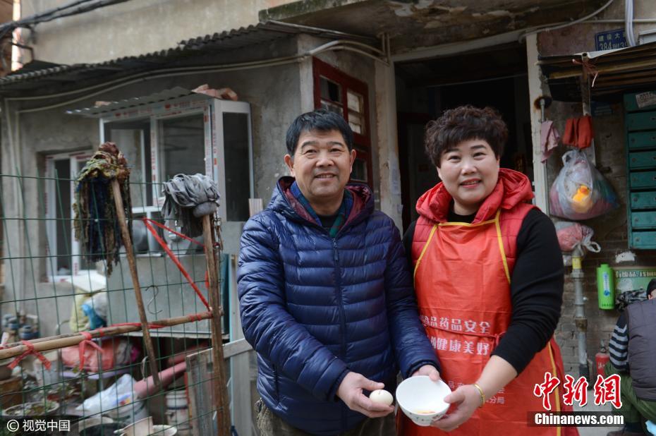 活久见！武汉市民买鸡蛋现“一蛋五黄”