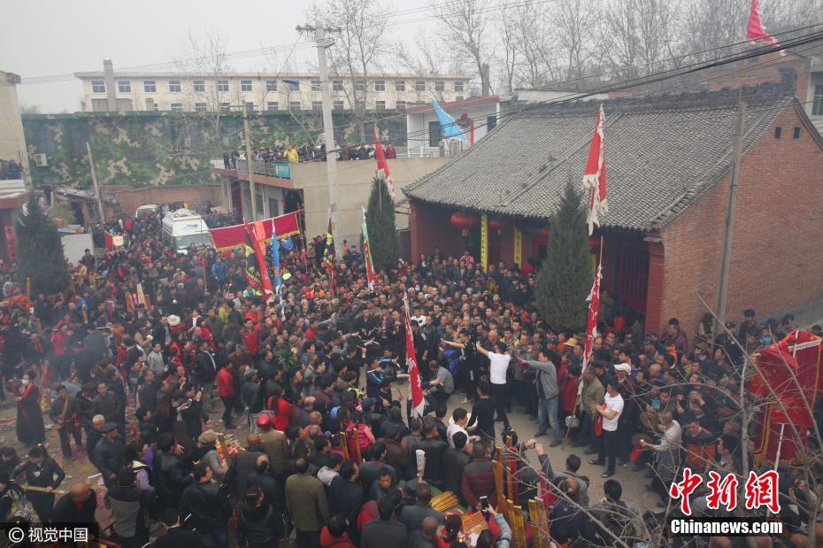 西安10万人逛长安王曲城隍庙会 场面壮观