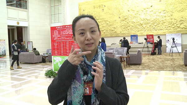 三八节话二孩：生不生？看看女委员们怎么说