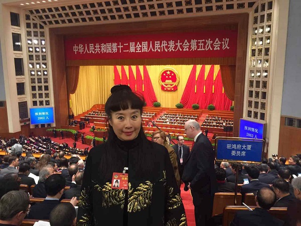三八节话二孩：生不生？看看女委员们怎么说