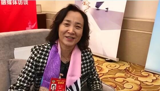 三八节话二孩：生不生？看看女委员们怎么说