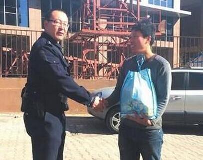 哭了!17万当垃圾丢掉网友竟点赞 我的拾荒老人厉害了