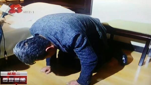 西安问题电缆负责人跪地道歉：3千万的产品不合格