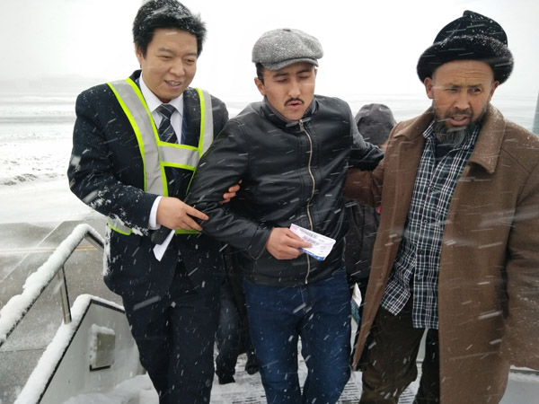 春分时节春风未至 新疆民航人还在战大雪