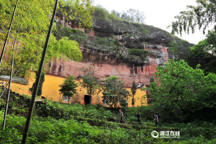 浙江发现庞大石窟群 与龙游石窟相距不远