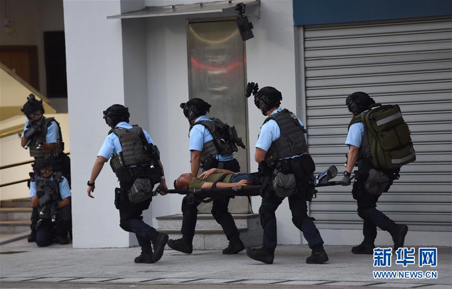 香港警方举行代号“坚盾”的大规模反恐演习