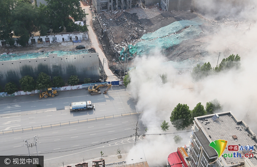 郑州爆破6栋高楼 动用552公斤炸药