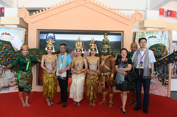 甘肃：敦煌行丝绸之路国际旅游节开幕 海内外旅行商共话合作
