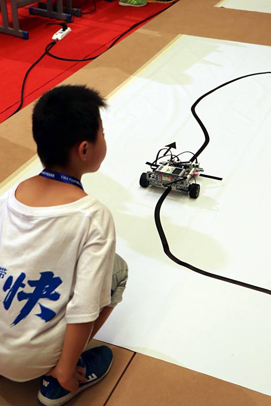 FIRA机器人世界杯竞赛中国公开赛在安徽阜阳开赛