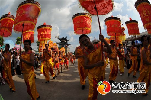 石城灯会：延续千年的独特民俗