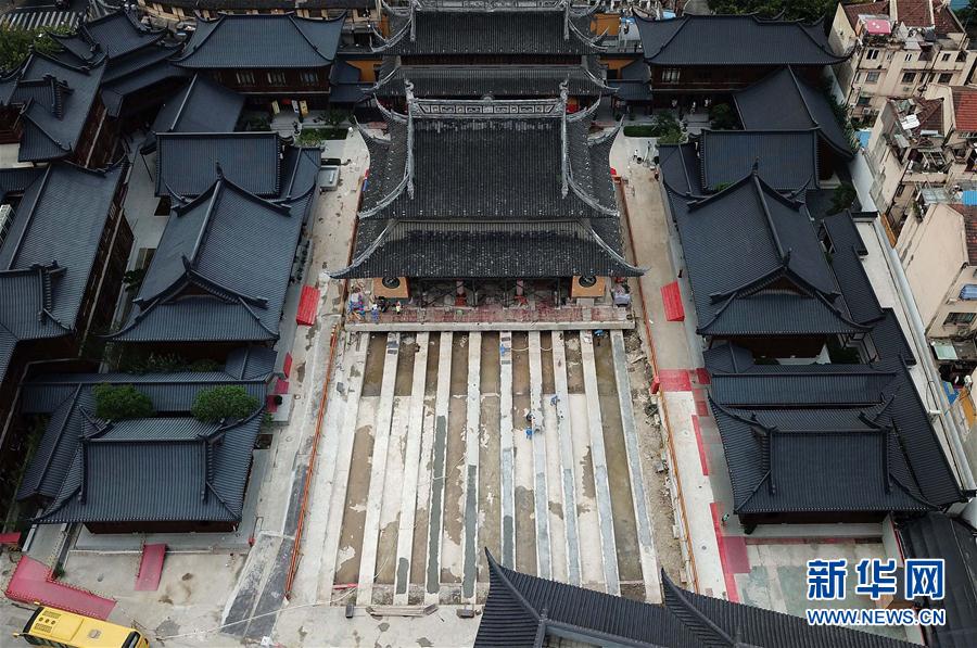 上海百年禅寺玉佛寺大雄宝殿平移30米工程开始