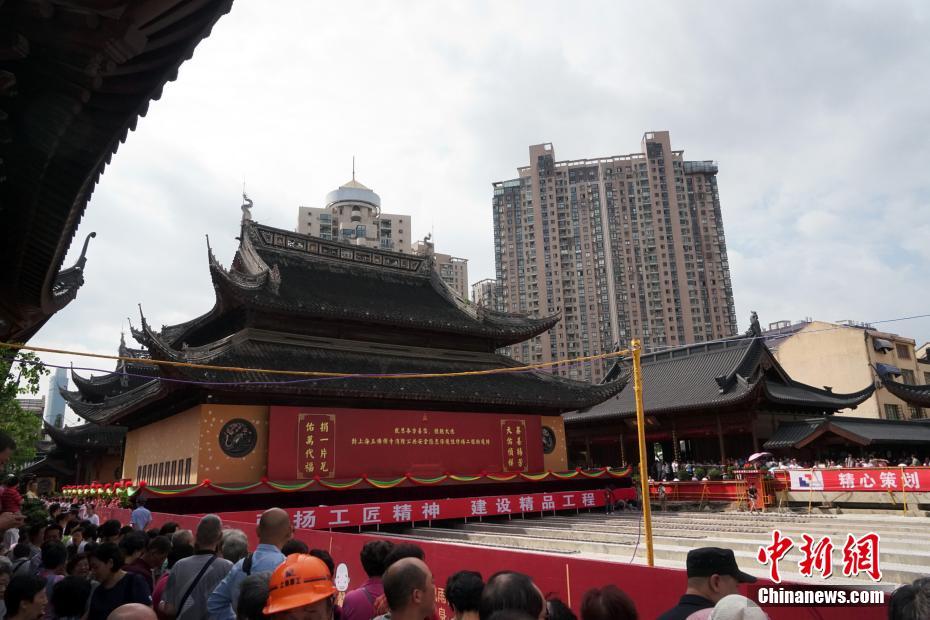 上海百年禅寺玉佛寺大雄宝殿平移30米工程开始