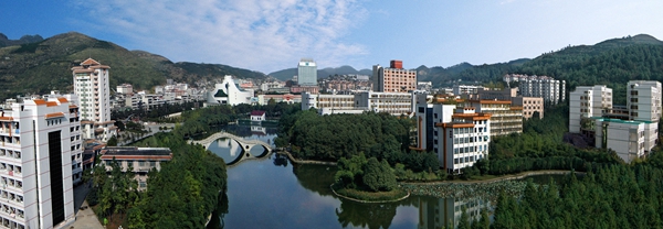 再不让湘西贫困孩子输在起跑线上