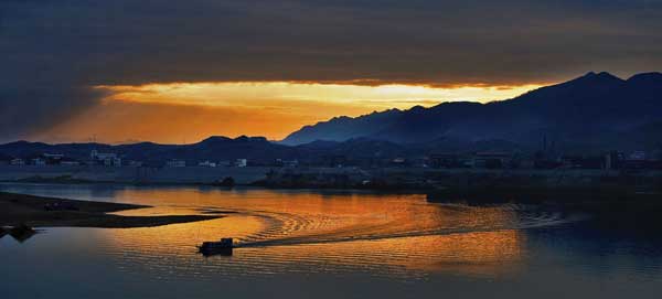 旅游发展 风景这边独好