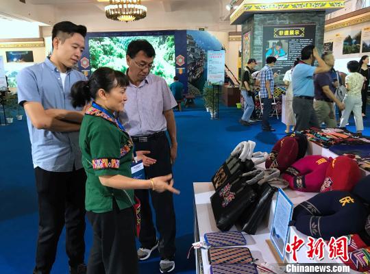 湖南湘西州建州60周年庆祝活动新闻发布会在北京举行