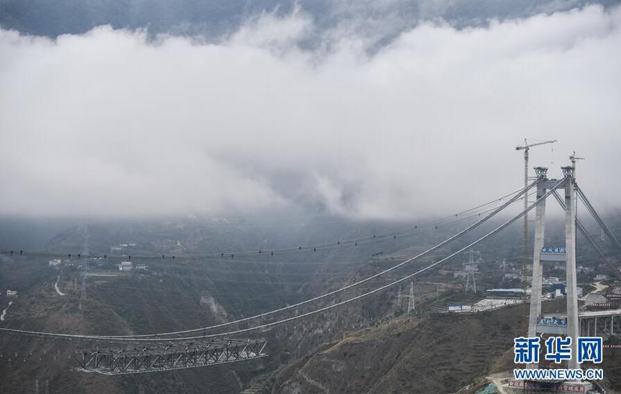 “川藏第一桥”：全长超千米 横跨大渡河
