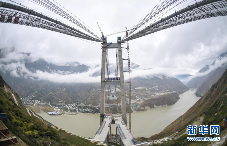 “川藏第一桥”：全长超千米 横跨大渡河