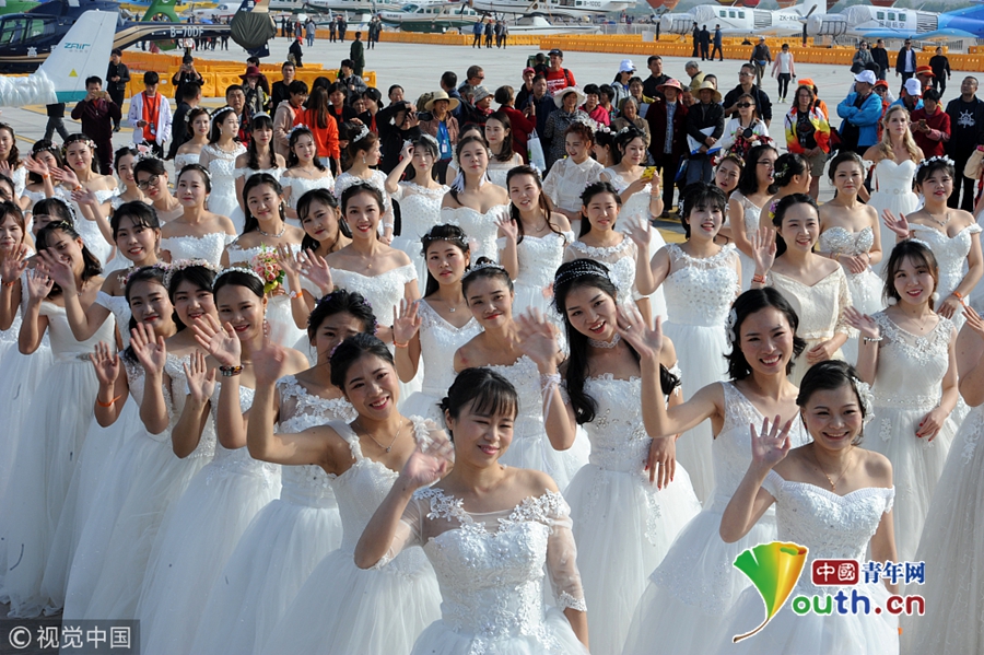 武汉世界飞行者大会 百对新人热气球婚礼创基尼斯纪录