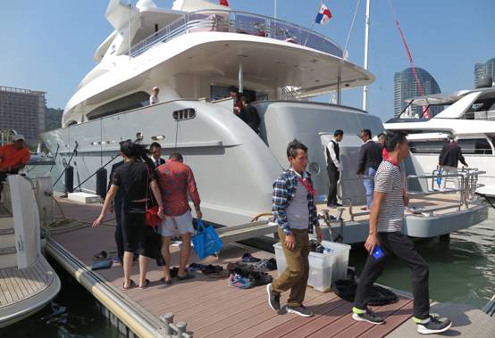 第八届中国游艇、航空及高端时尚生活方式展在三亚开幕