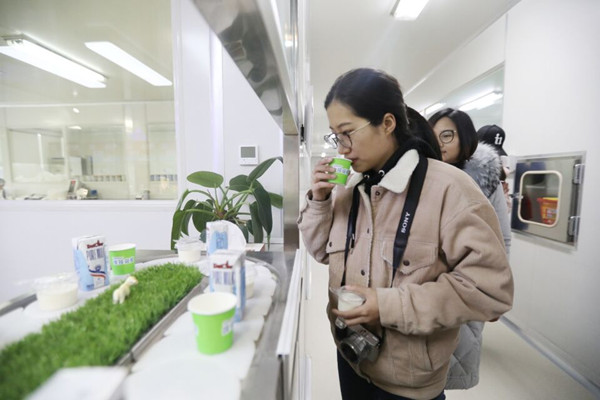千道工序成就“放心奶” 圣元让国产奶粉走向世界