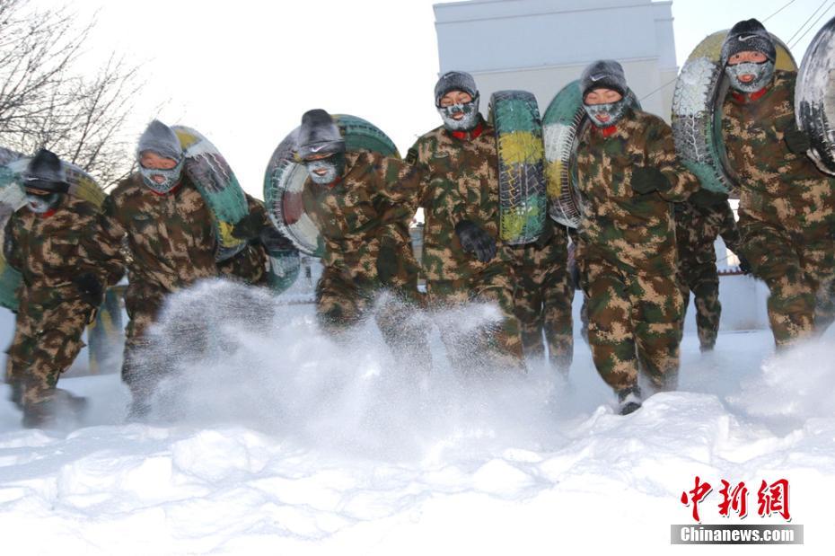 新疆北部边防新兵零下27℃严寒天气下开展训练