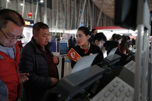 春运返程 南航在乌单日运送旅客2.5万人次 比增25%