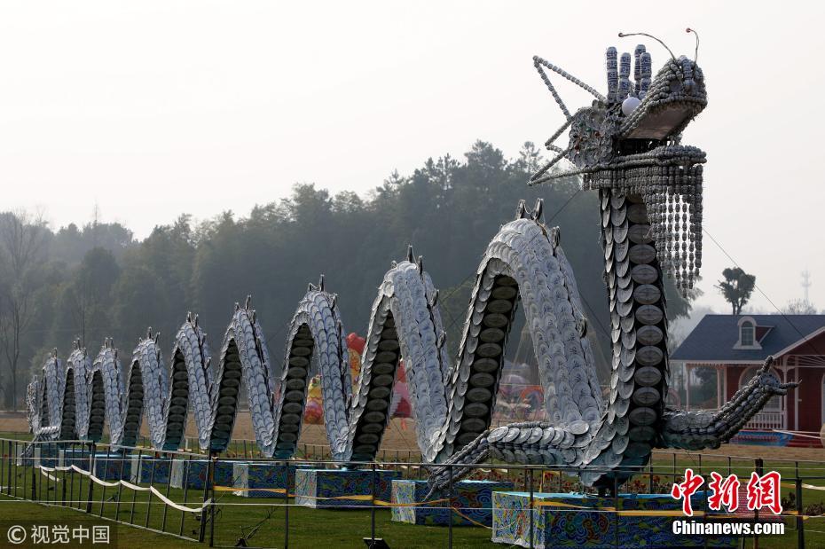 湖南现百米长“瓷器龙” 由30000个瓷器组成