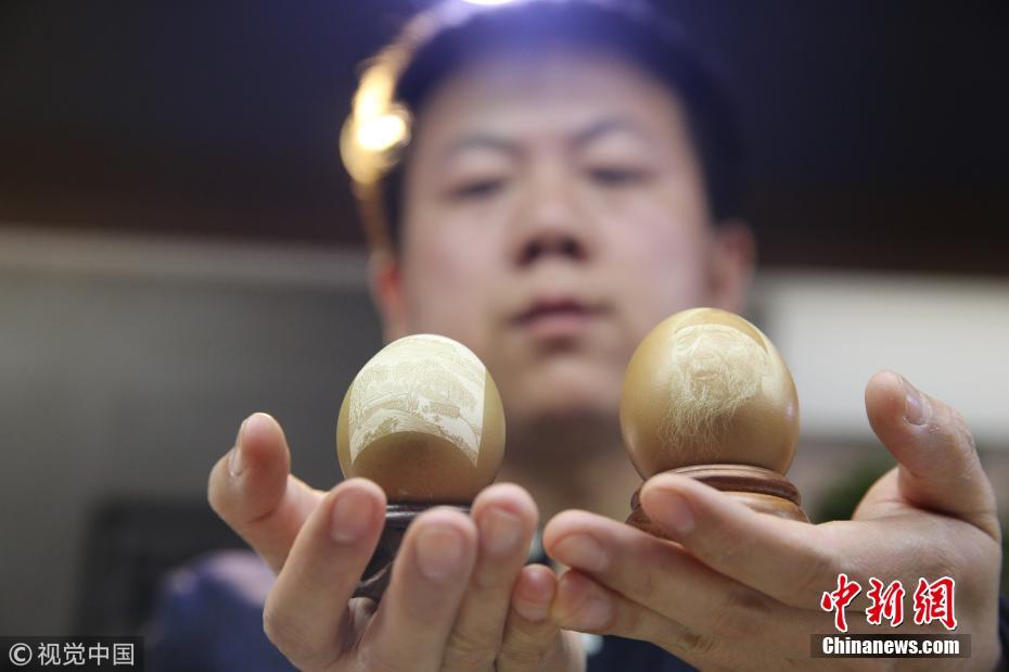 小伙在0.5毫米厚蛋壳上刻画 一颗鸡蛋卖万元
