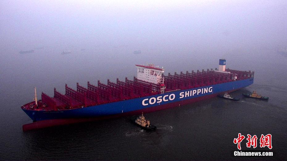 400米长集装箱船江苏试航 甲板面积超4个足球场
