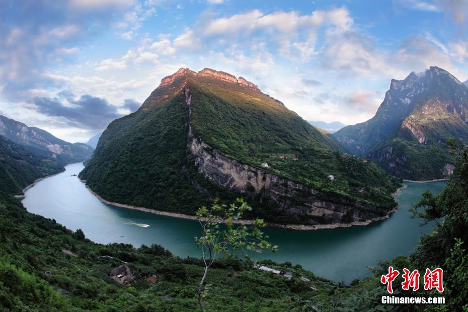 湖北长阳清江国家地质公园揭牌开园 美若仙境
