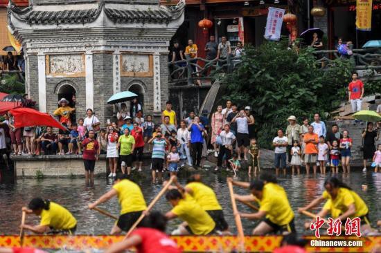 “游、购、娱”持续升温 中国经济内生动力表现强劲