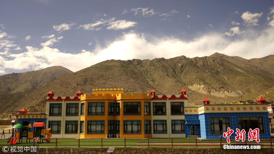 西藏首个高海拔生态搬迁项目顺利实施