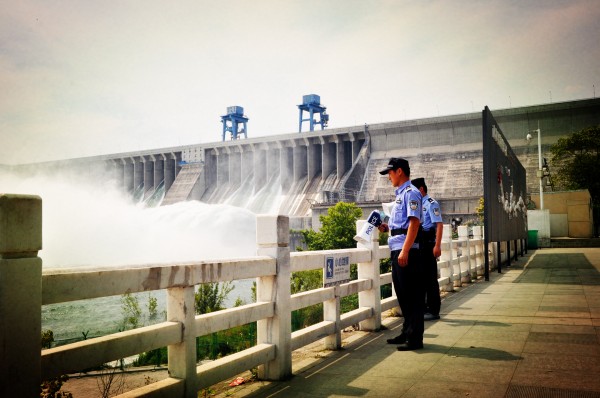 丹江口警方助力汉江集团完成生态调水