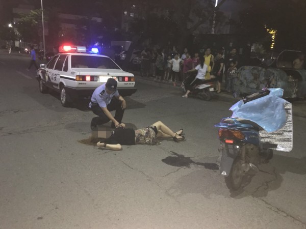 路遇妙龄女子街头昏迷不醒 丹江民警援手救助传递正能量