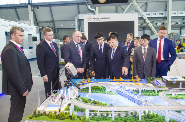 中铁四局领导：中国高铁建设“正在走向世界”