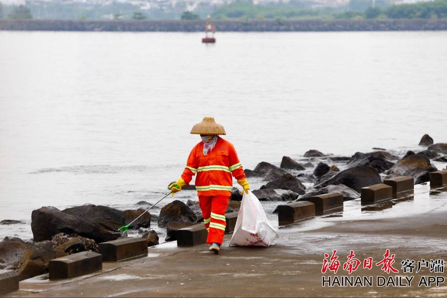 组图 | 台风“百里嘉”登陆 海口风平浪静