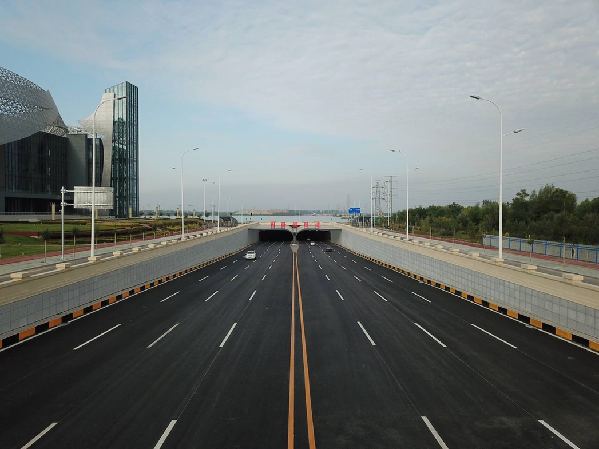 宁夏阅海湖隧道正式通车，东、西两岸距离仅1.8公里！