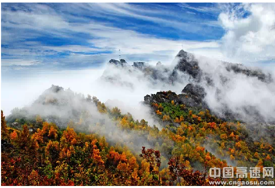 国庆出游：又是一年枫叶红 看看五岳寨的红叶有多美!