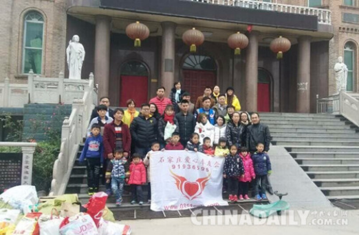 河北阳光公益志愿协会携爱心车友会为孤儿院送冬储物资